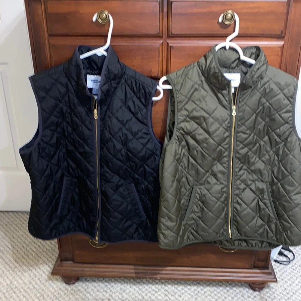 2-Old Navy Women’s Quilted Vest Size XL-EUC